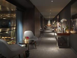 paramount times square