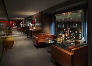 paramount times square