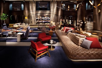 paramount times square