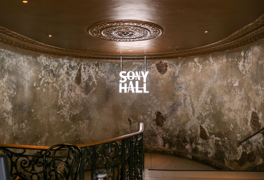 paramount times square