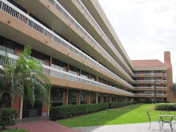 clarion inn orlando international drive icon park