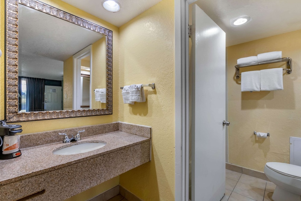 clarion inn orlando international drive icon park