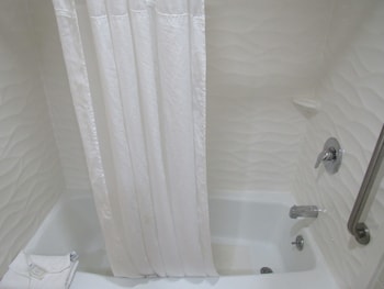 clarion inn orlando international drive icon park