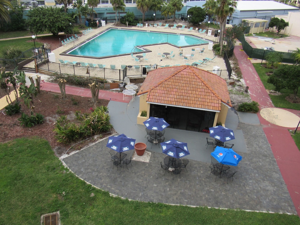 clarion inn orlando international drive icon park