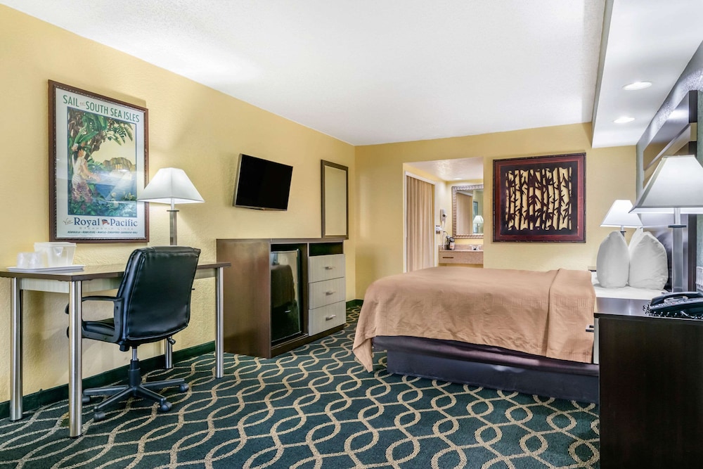 clarion inn orlando international drive icon park