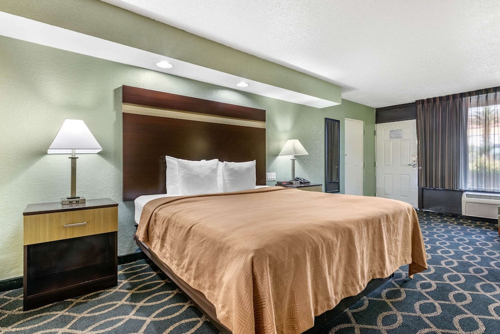 clarion inn orlando international drive icon park