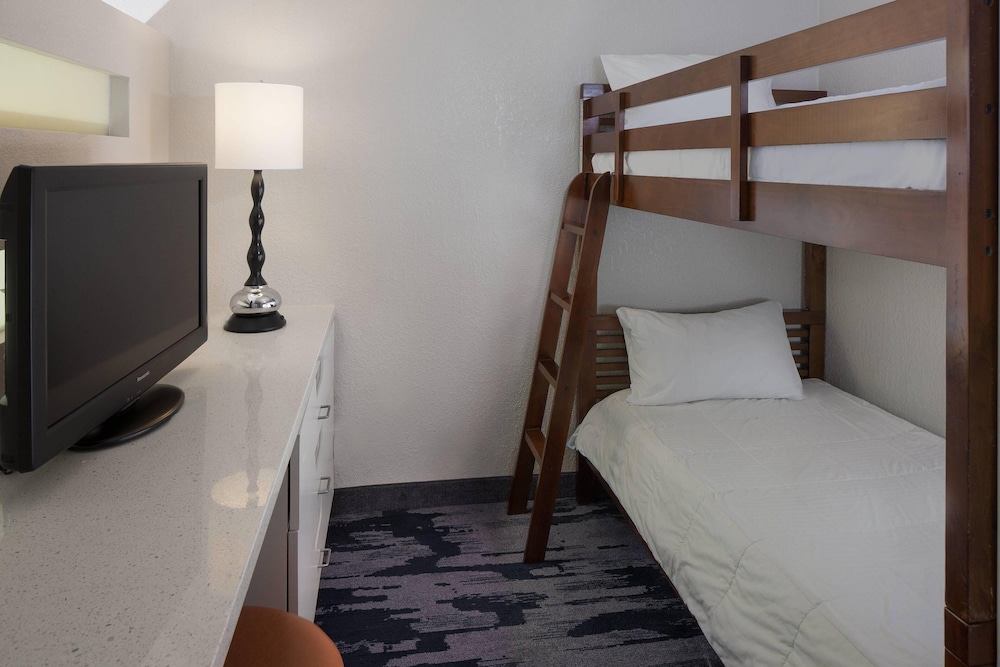 fairfield inn and suites orlando lake buena vista