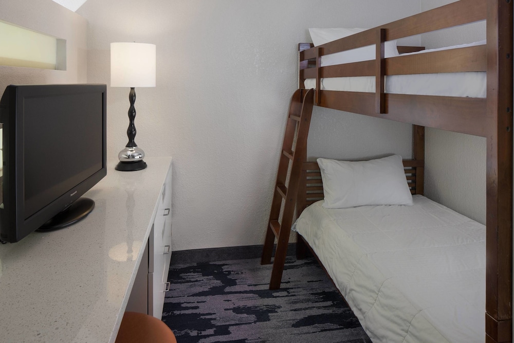 fairfield inn and suites orlando lake buena vista