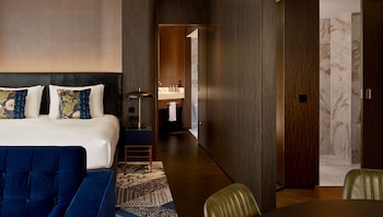 the westminster london curio collection by hilton