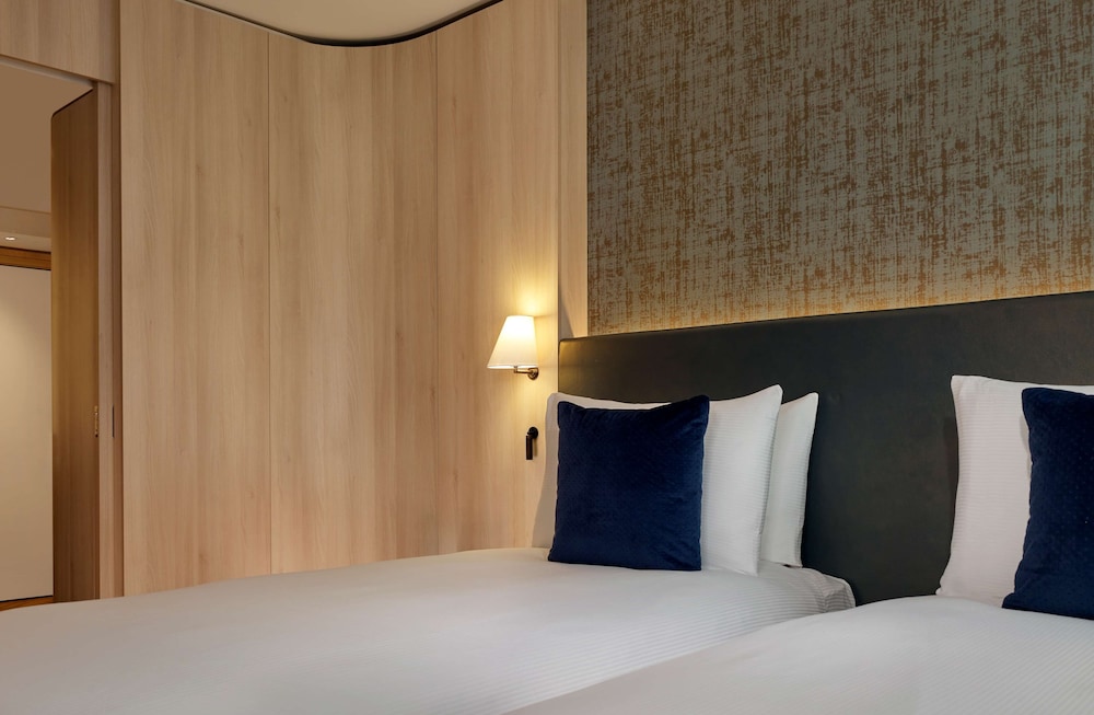 the westminster london curio collection by hilton
