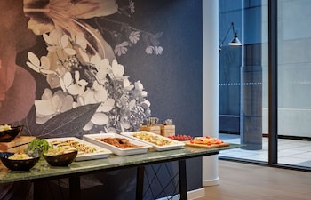 the westminster london curio collection by hilton