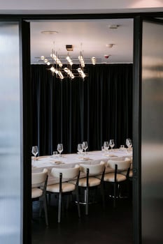the westminster london curio collection by hilton