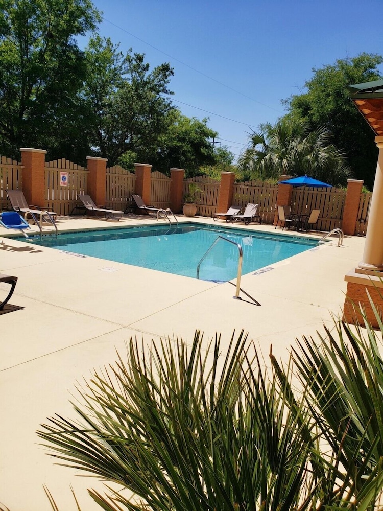 holiday inn express bluffton at hilton head area by ihg