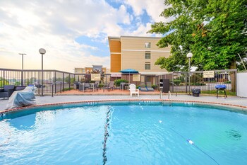 Hampton Inn St. Louis/Westport,Maryland Heights>>Earth City,3 star