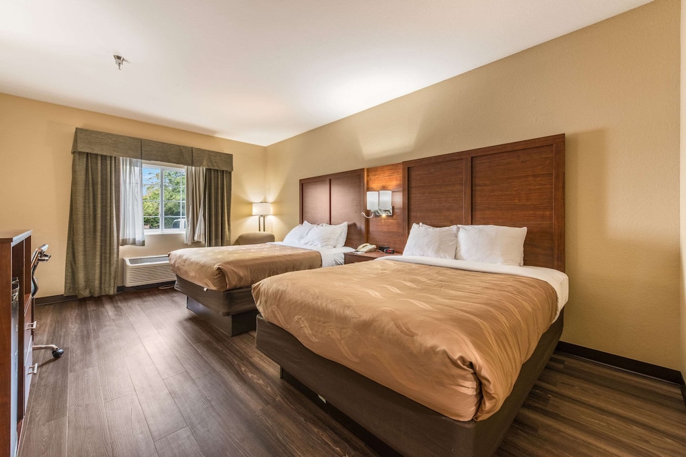 quality inn and suites hendersonville flat rock