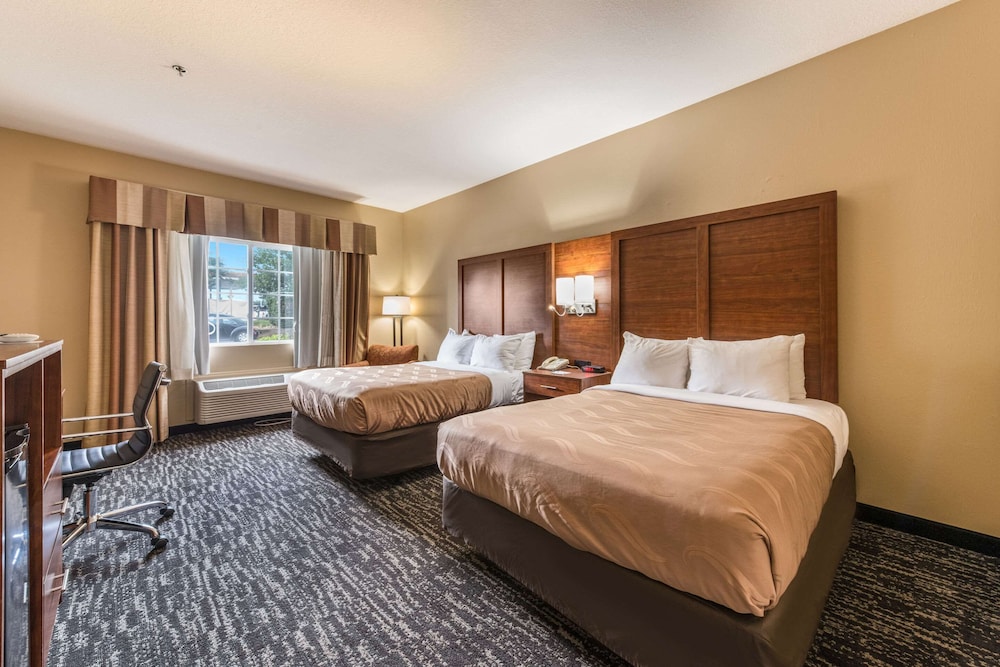 quality inn and suites hendersonville flat rock