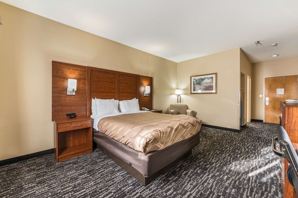 quality inn and suites hendersonville flat rock