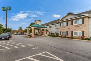 quality inn and suites hendersonville flat rock