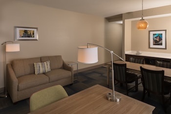 Hampton Inn & Suites Asheville Biltmore Village,Charlotte>>Asheville,2.5 star