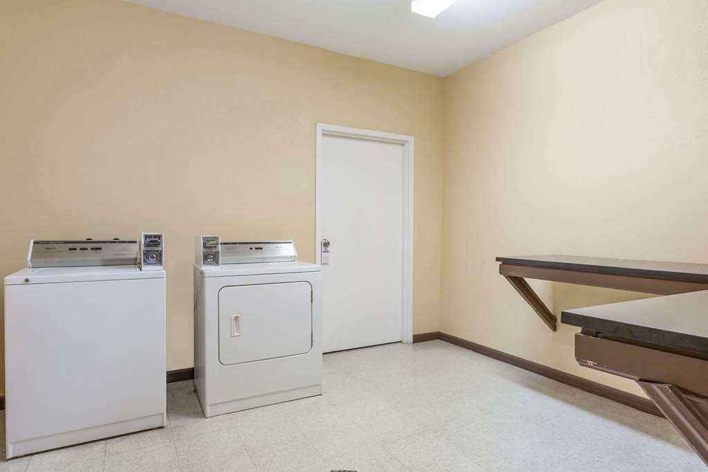 days inn by wyndham near kansas speedway