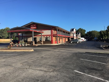 econolodge inn and suites