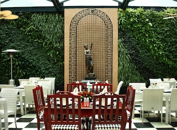 Hotel Geneve Cd De Mexico,Near The Angel Of Independence Monument,4 star