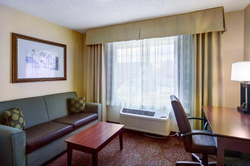 holiday inn express and suites sandy south salt la