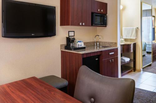 holiday inn express and suites sandy south salt la