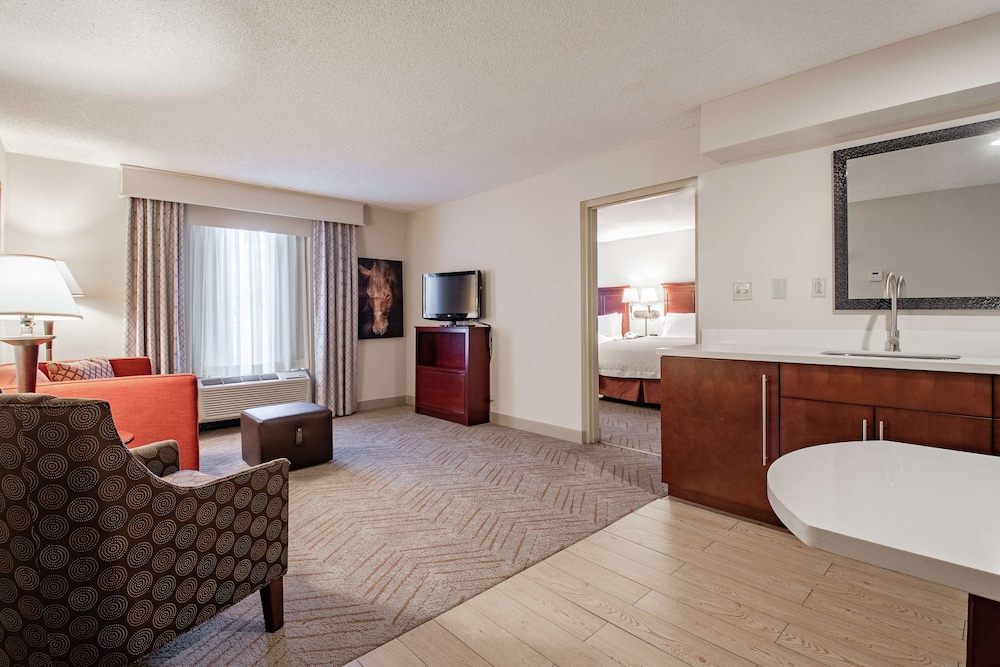 hampton inn and suites williamsburg richmond rd