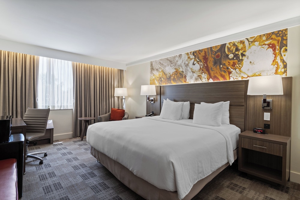 crowne plaza executive center baton rouge by ihg