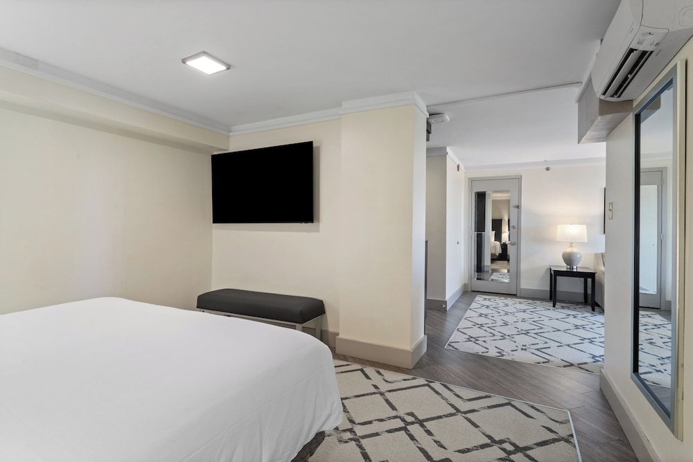 crowne plaza executive center baton rouge by ihg