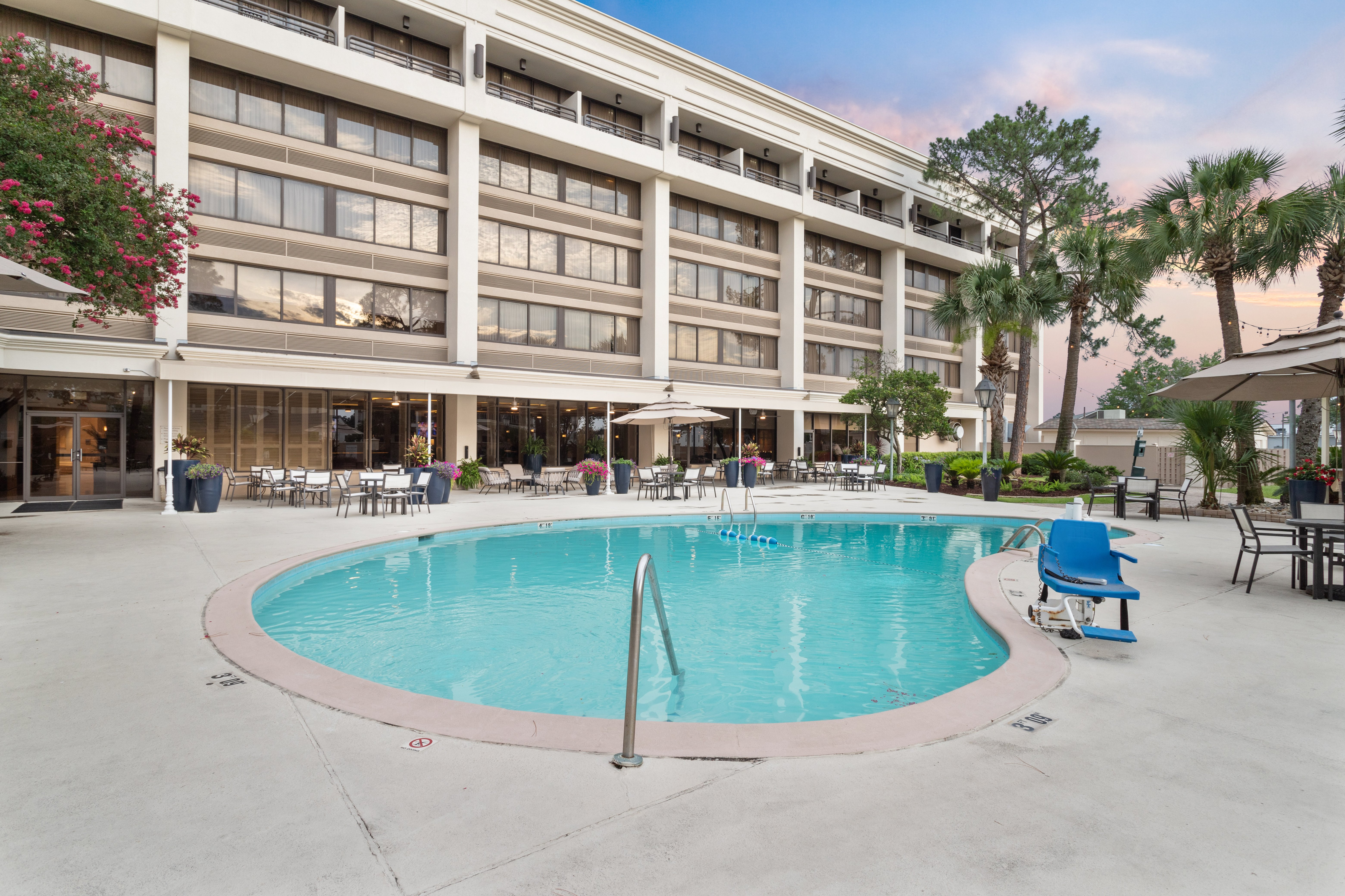 crowne plaza executive center baton rouge by ihg