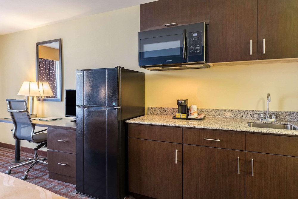 quality inn and suites baton rouge west port allen