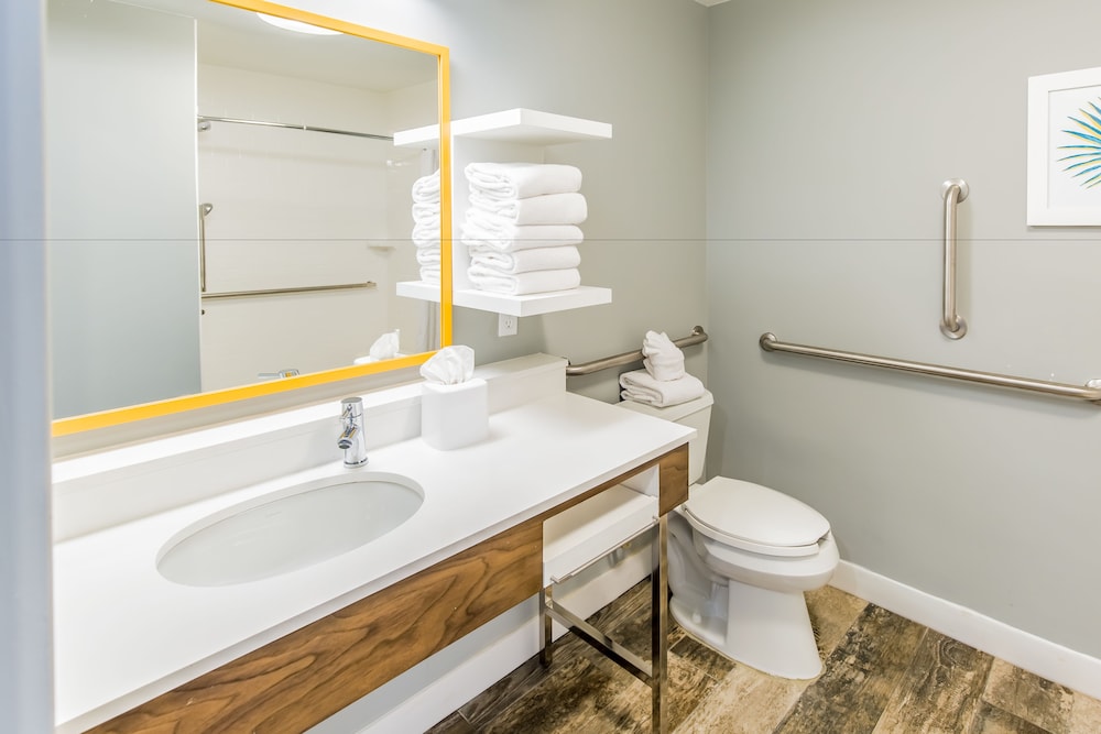 hampton inn pensacola beach