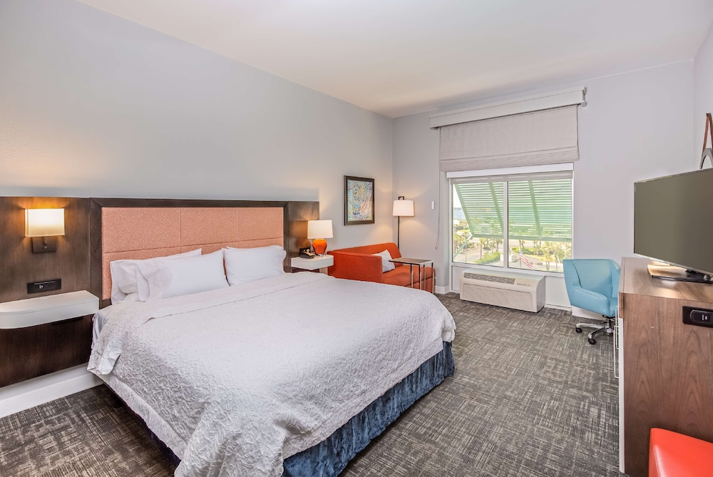 hampton inn pensacola beach