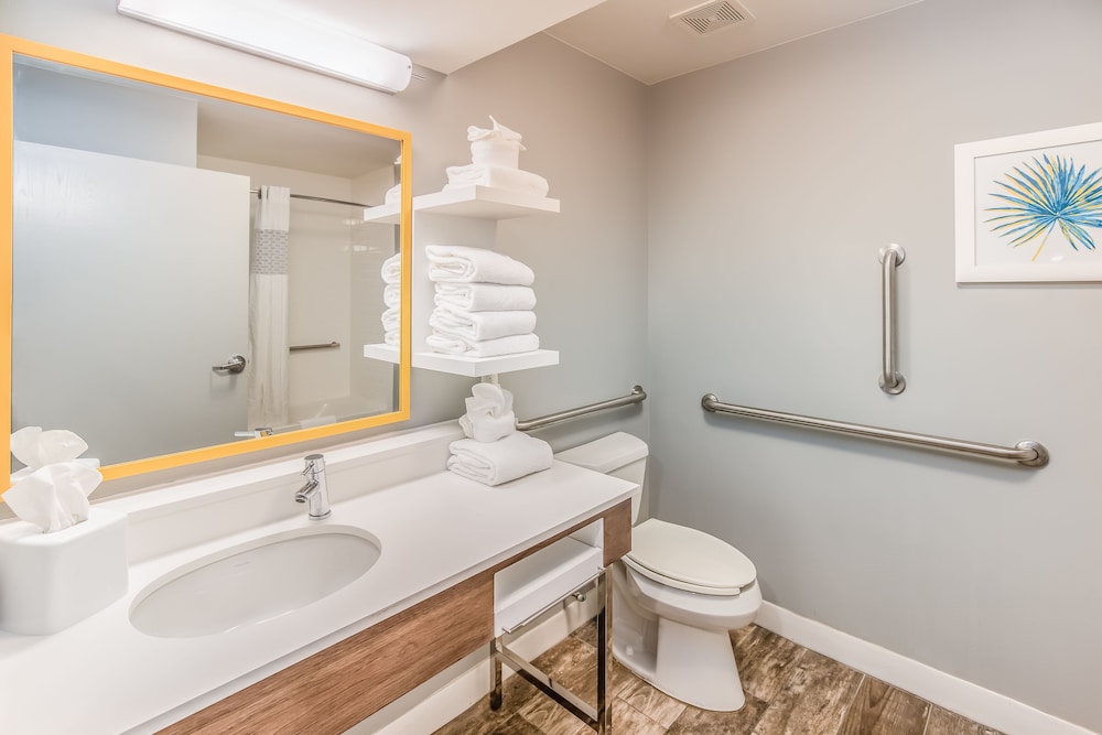 hampton inn pensacola beach