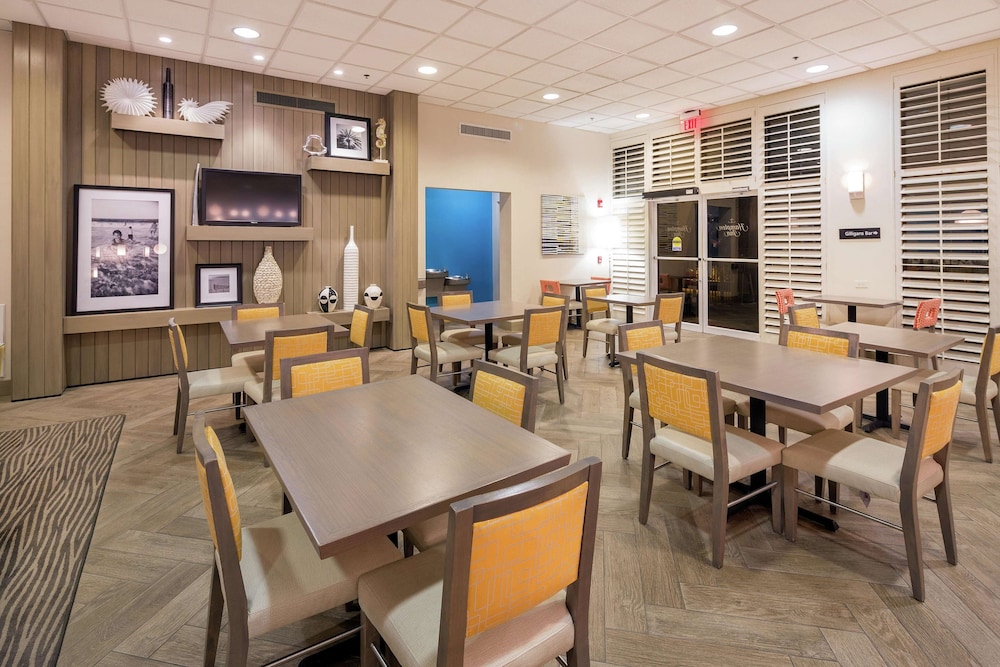 hampton inn pensacola beach