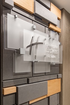 Holiday Inn Express & Suites Chattanooga (East Ridge) By Ihg,East Ridge>>Chattanooga,3 star