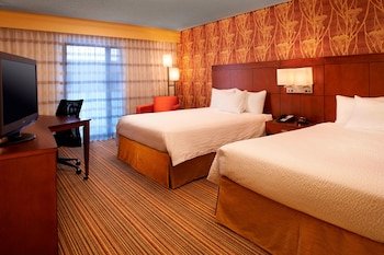 courtyard by marriott des moines west clive