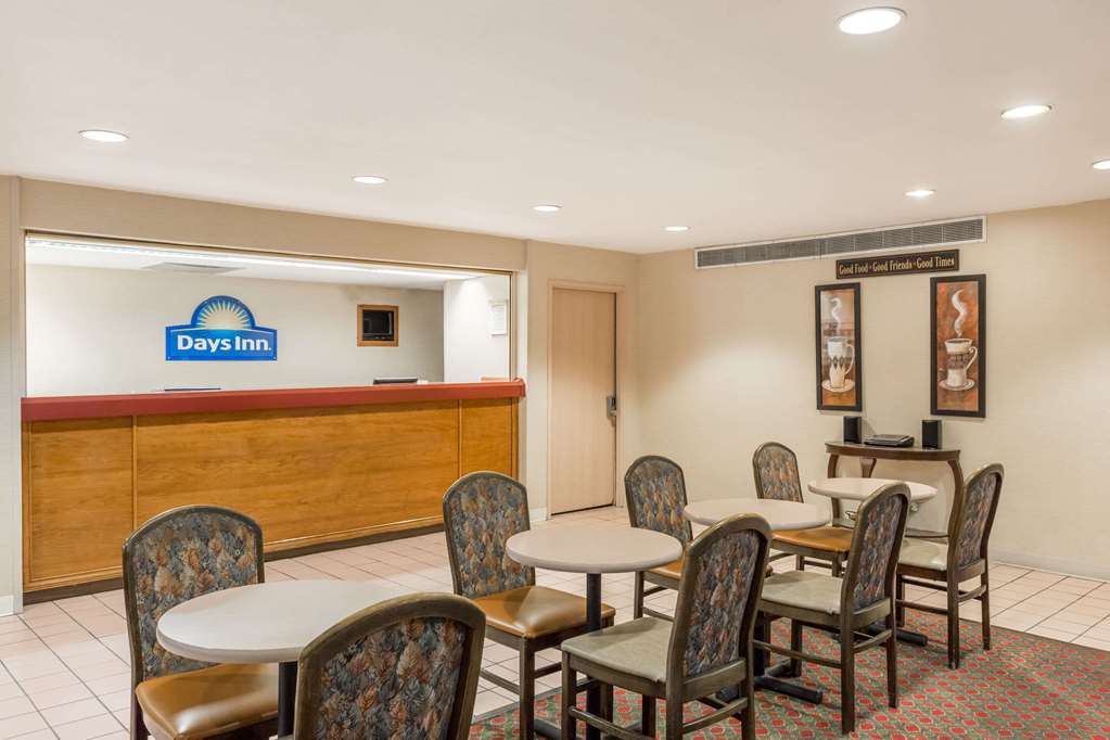 days inn by wyndham west des moines clive