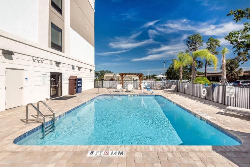 holiday inn express and suites lakeland south by ihg