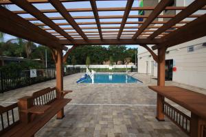 holiday inn express and suites lakeland south by ihg