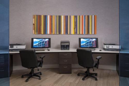 holiday inn express and suites lakeland south by ihg