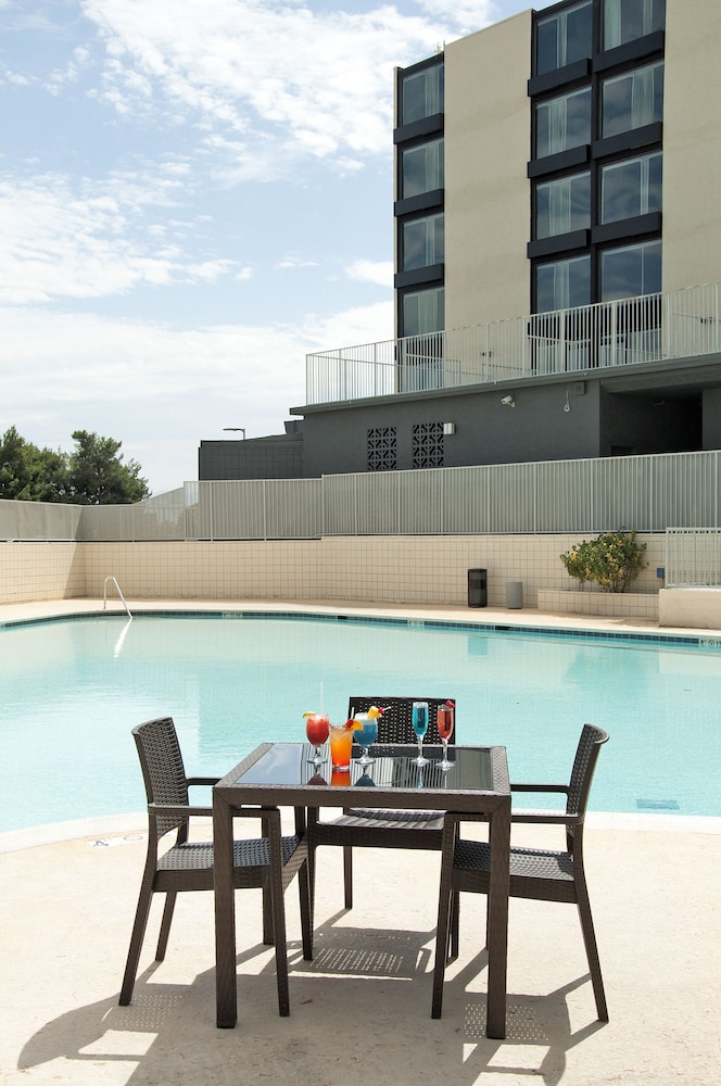 holiday inn victorville by ihg