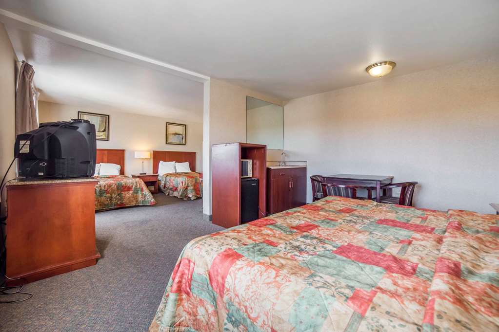 rodeway inn and suites nampa