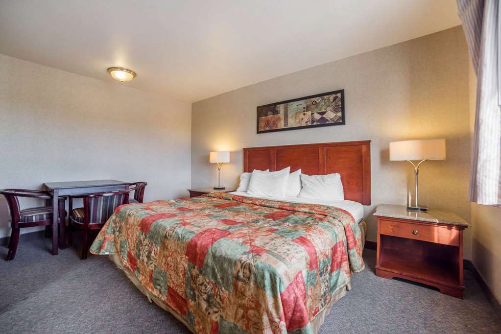 rodeway inn and suites nampa