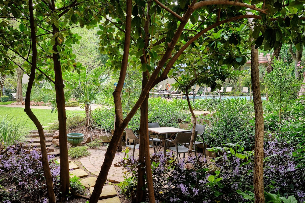 protea hotel by marriott johannesburg balalaika sandton