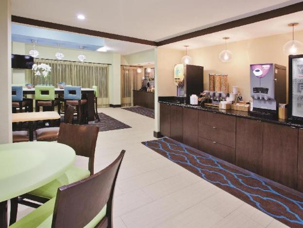 la quinta inn and suites by wyndham lagrange i 85