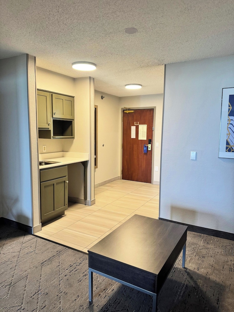holiday inn express and suites st joseph by ihg