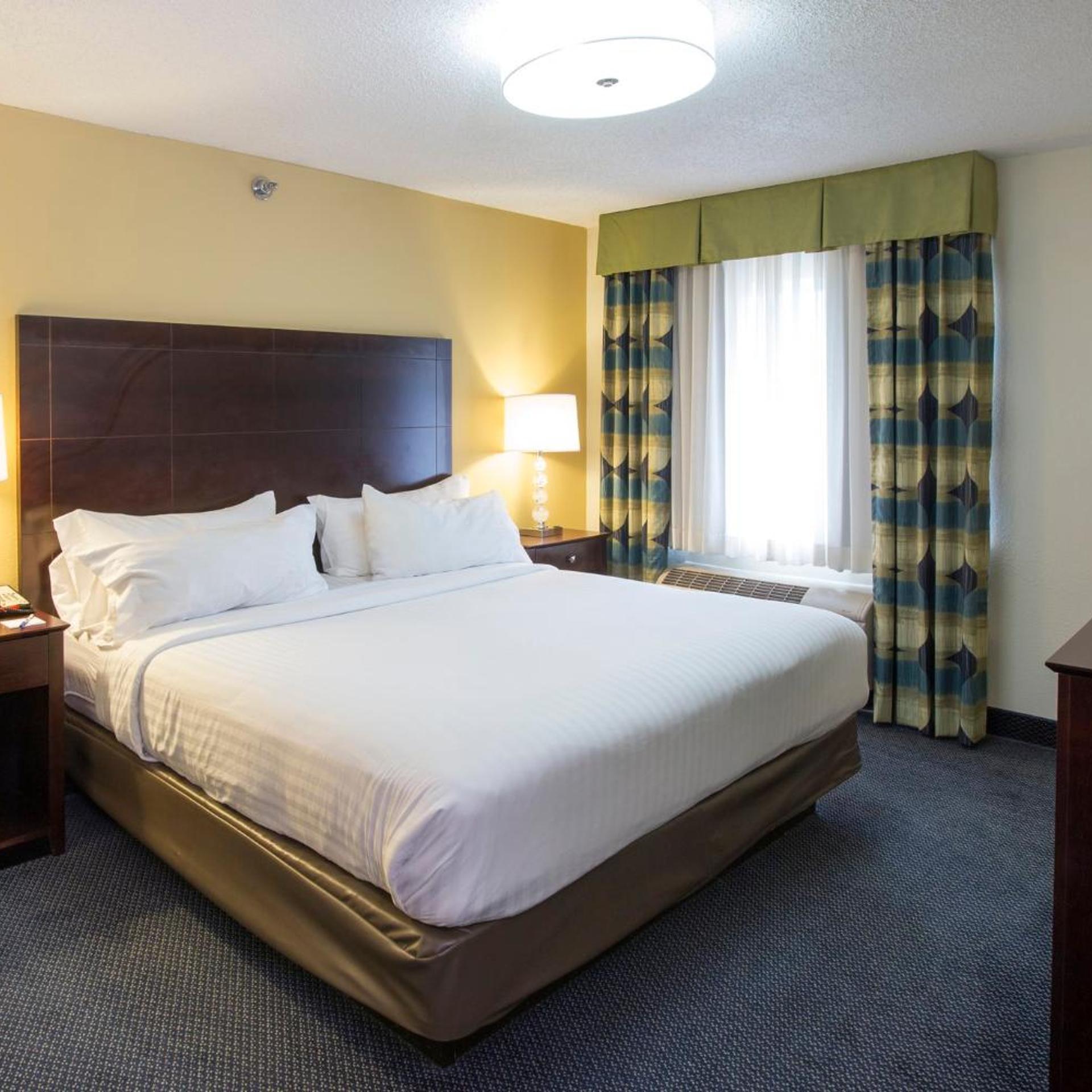 holiday inn express and suites st joseph by ihg